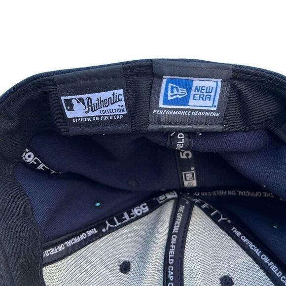 New Era Men's Blue Boston Red Sox Quick Alternate 59Fifty Fitted Cap Hat - Picture 7 of 9